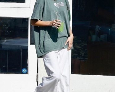 17 Effortless Outfits With Tees and Flowy Dresses for Everyday Chic (Game-Changer #3!) 17 Effortless Outfits With Tees and Flowy Dresses for Everyday Chic (Game-Changer #3!)