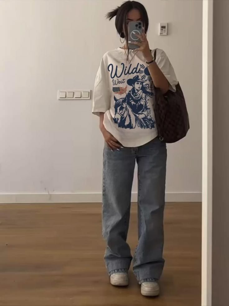 17 Effortless Outfits With Tees and Flowy Dresses for Everyday Chic (Game-Changer #3!) - Casual Street Style