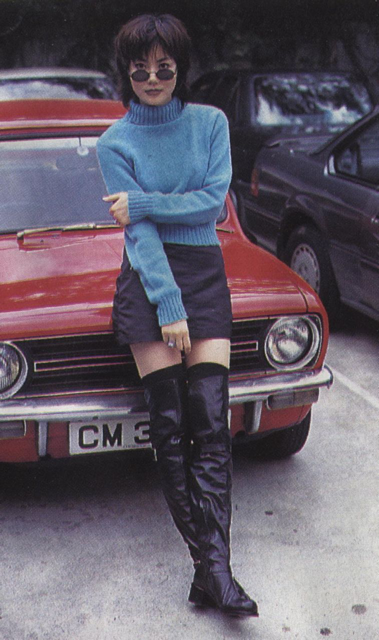 20 Vintage Outfits That'll Make You the Belle of Any Ball (Wait Until You See #6!) - 10. Retro Workwear: The Inspired Suit 1