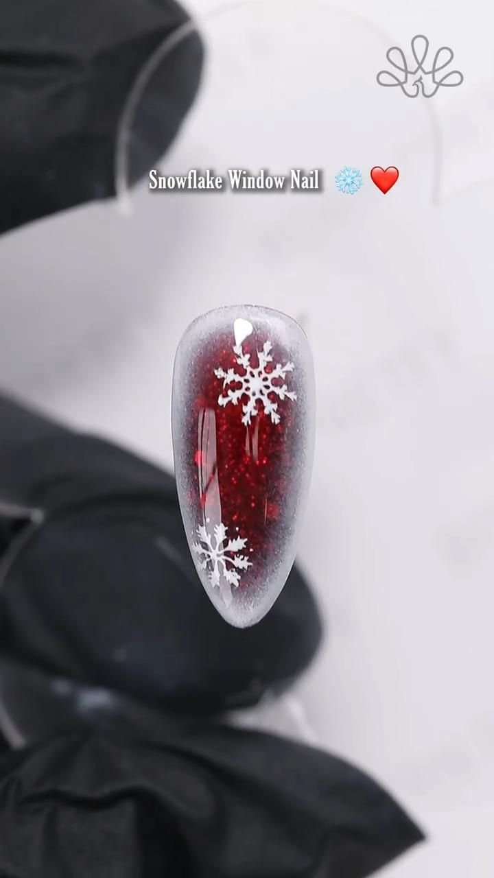 25 Glam 3D Christmas Nails to Get You in the Holiday Spirit! - 12. Frosted Winter Dreams 1