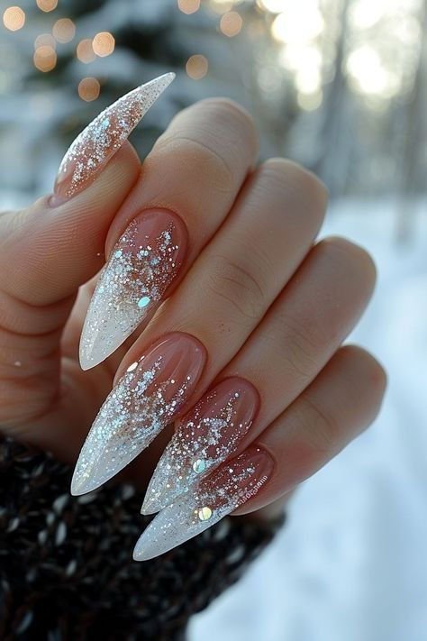 25 Glam 3D Christmas Nails to Get You in the Holiday Spirit! - 6. Elegant Snowflakes 1