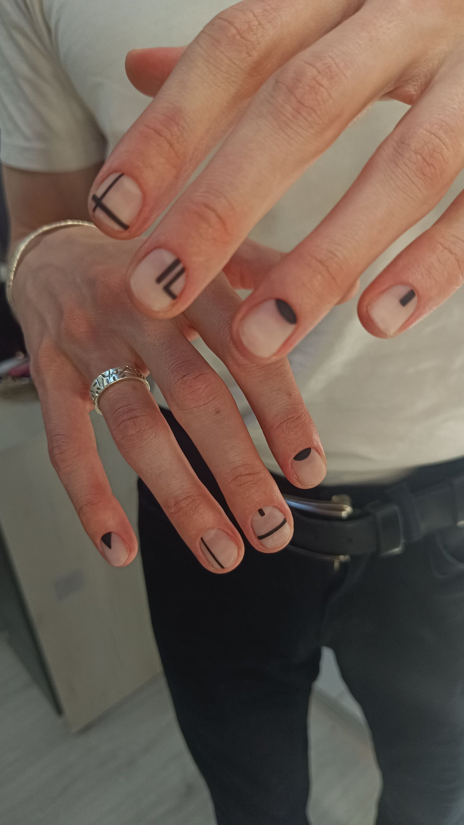 28 Stunning Boho Christmas Nails You Need to Try This Holiday Season (Number 7 Is a Showstopper!) - 12. Minimalist Geometric Design 1