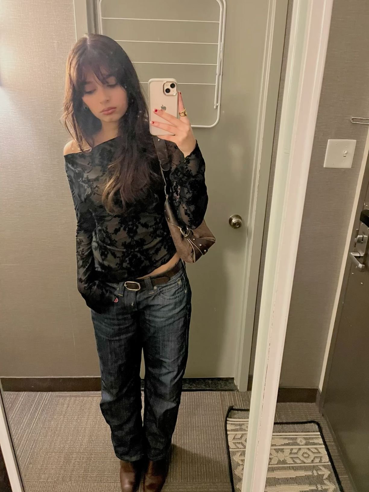 How to Make Bold Statements with Your Streetwear Outfit: Confidence Tips - 1. Embrace Oversized Fits 1