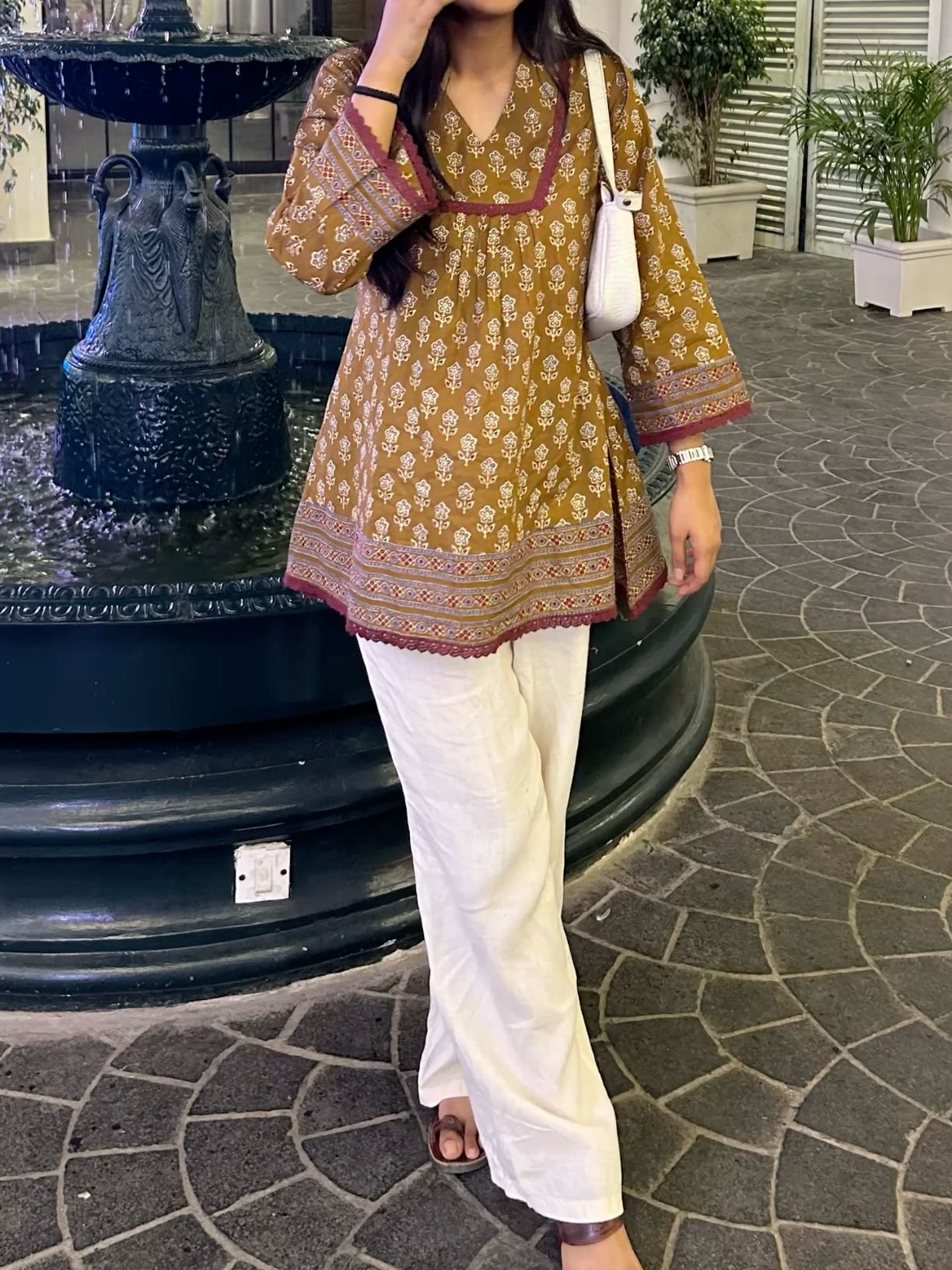 The Ultimate Guide to Selecting a Kurti That Flatters Your Body Type - 3. Play with Lengths 1